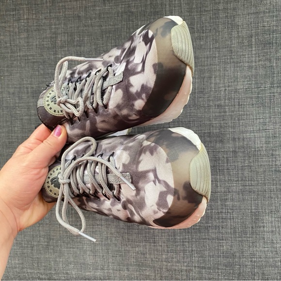 NIKE
W AIR HUARACHE RUN ULTRA PRINT - Picture 9 of 10
